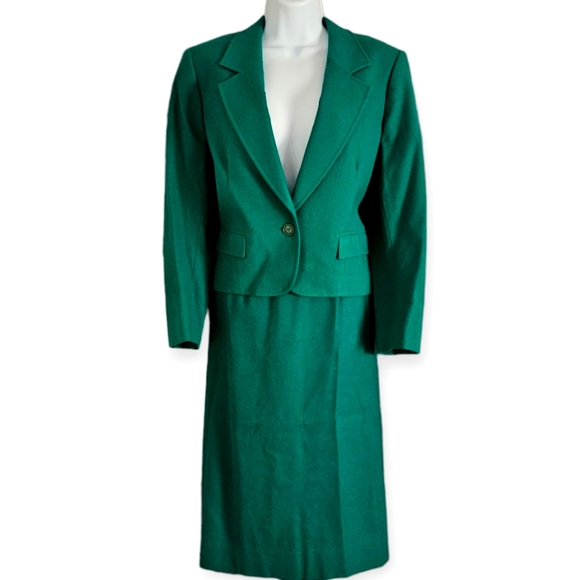 Pendleton Dresses & Skirts - NWOT Pendleton green wool crop blazer & pencil skirt suit set Womens 12